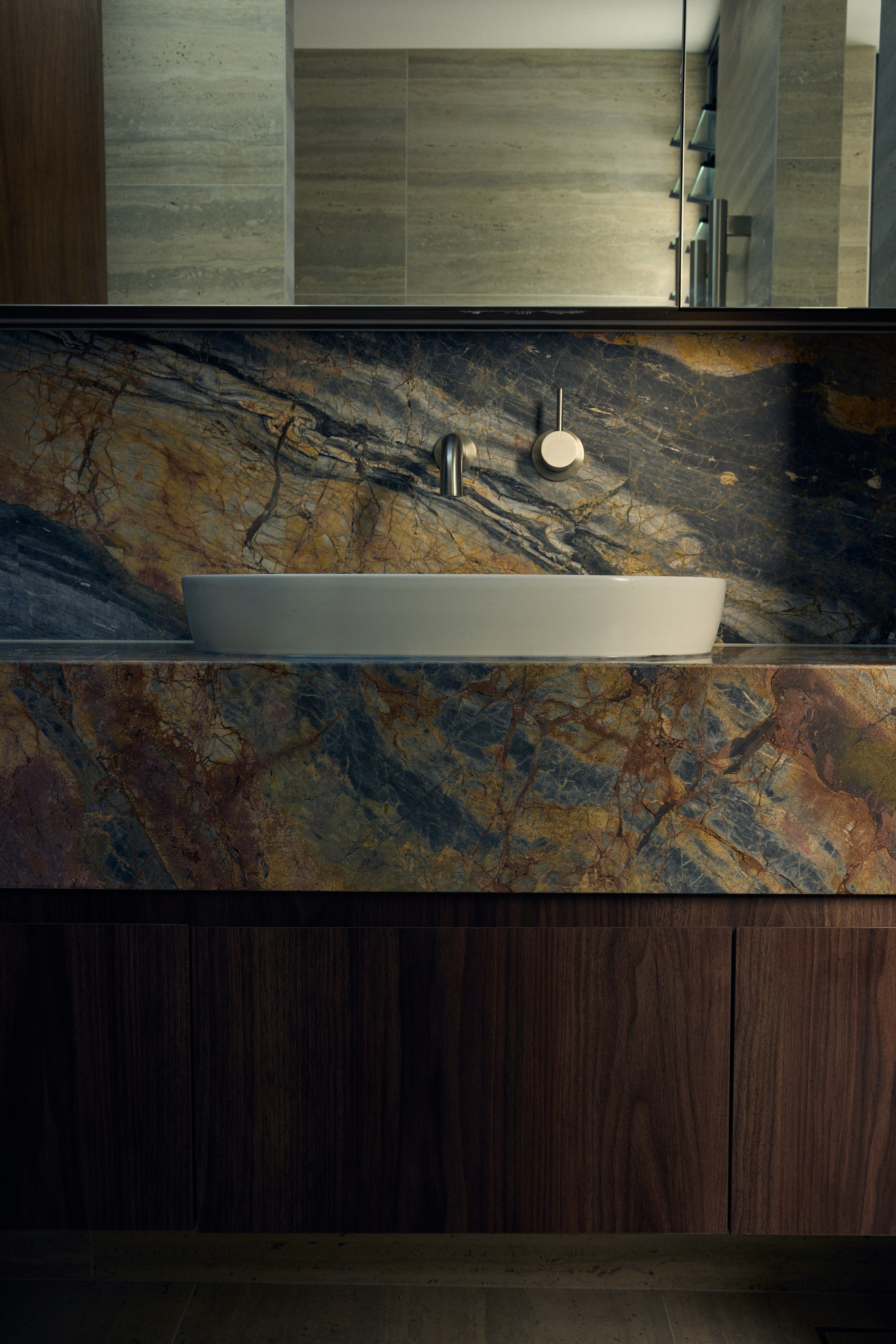 Palme Hus, vanity in figured stone with timber joinery below