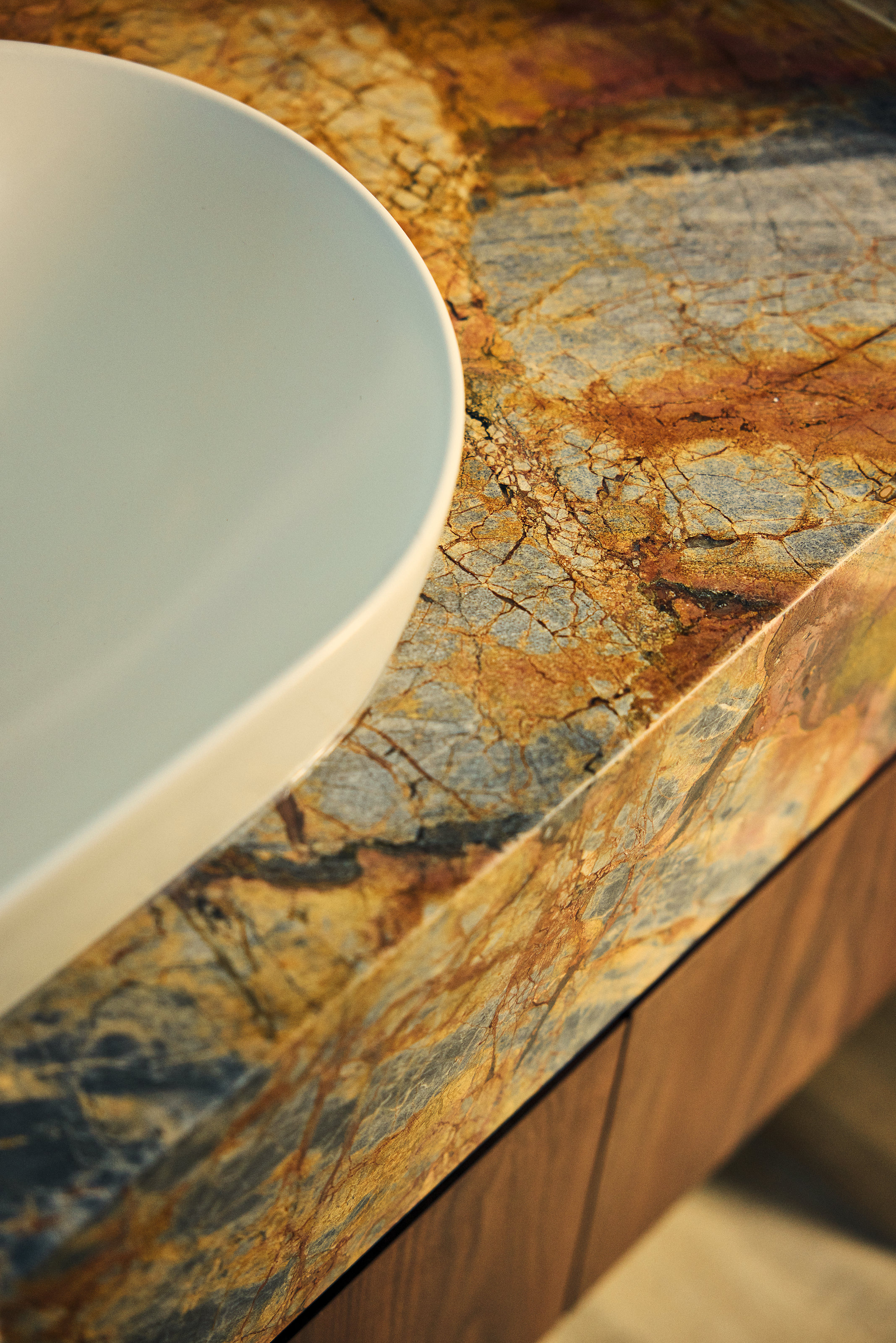Palme Hus, basin set into a figured stone top